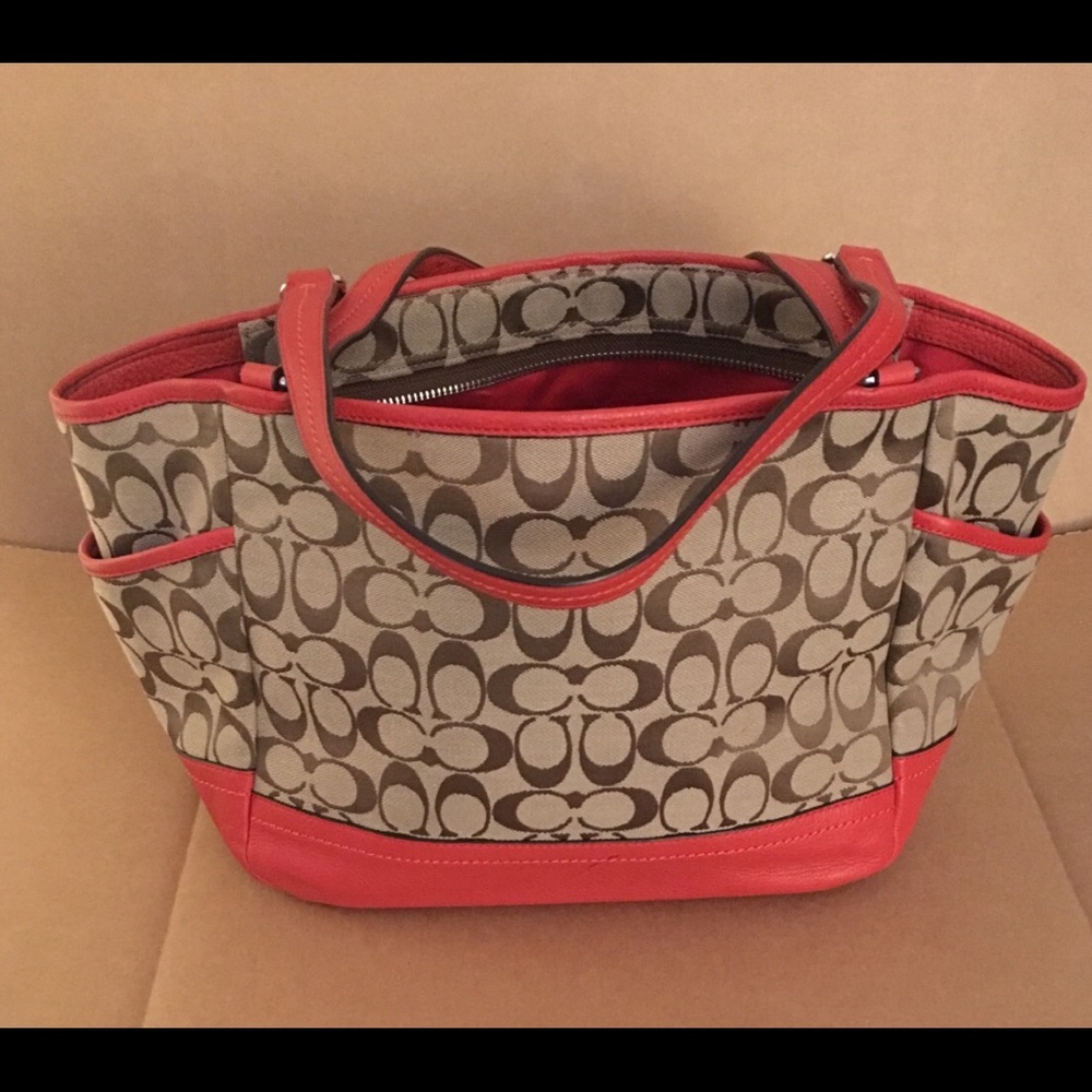 🚨SOLD🚨Coach Handbag - Picture 4 of 7